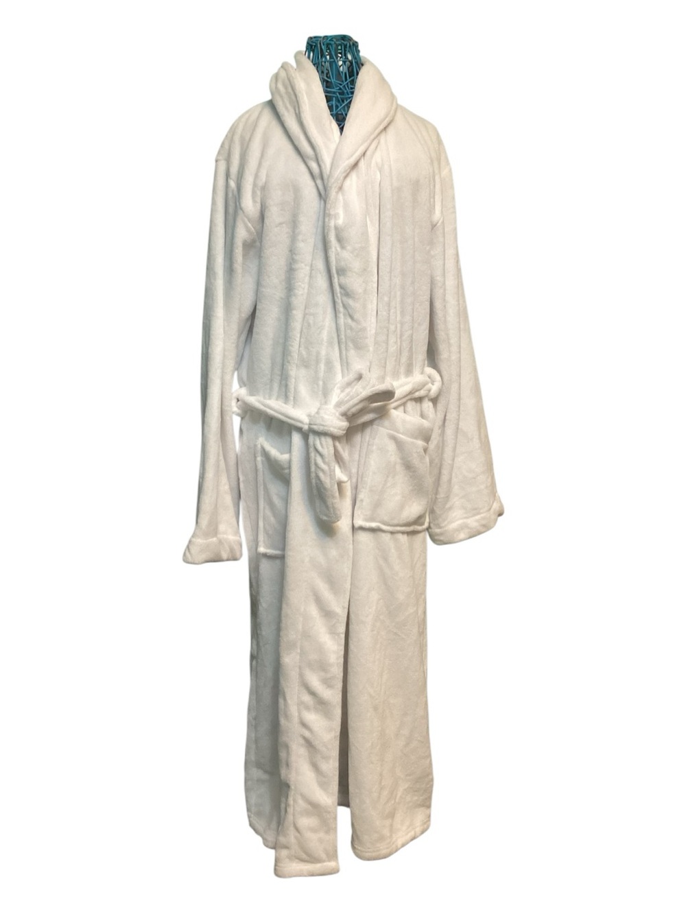 LUXURY PLUSH ROBE - Picture 2 of 6